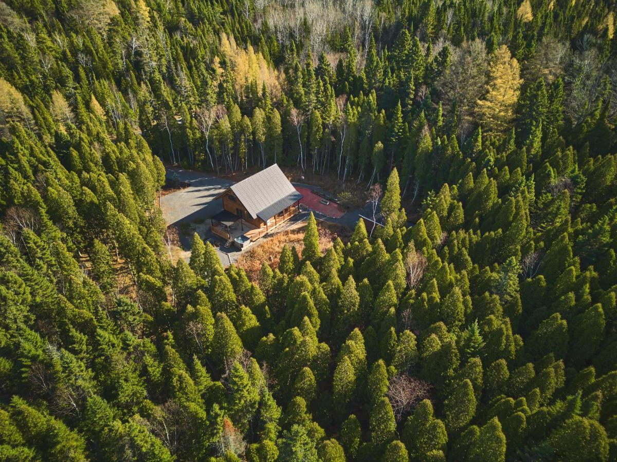 Вилла Le Refuge Saint-Henri-de-Taillon Экстерьер фото